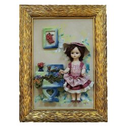 Картина из фарфора Кукла стоящая у подставки с цветами