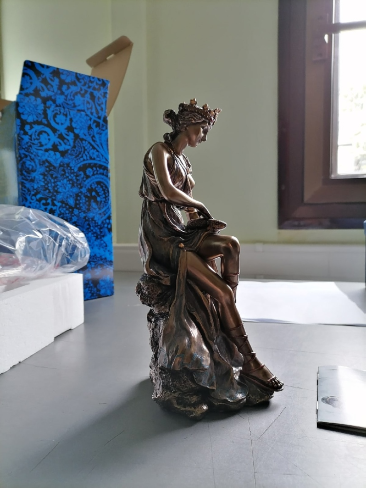 Статуэтка Гигиея - богиня здоровья и чистоты Veronese WS-890, фото со склада вид профиль