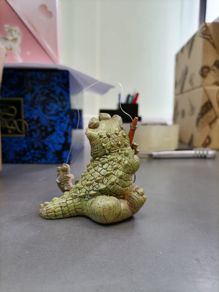 Маленькая Фигурка Крокодил - рыбак Sealmark CD-7115-SC, фото со склада