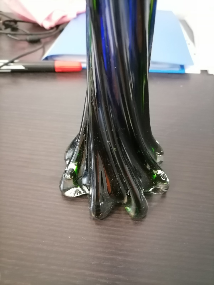 Ваза для цветов из венецианского стекла Ночной цветок Mirho 28526, вид снизу