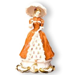 Статуэтка из фарфора Дама с зонтиком