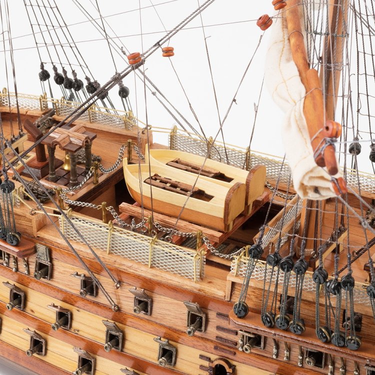 Модель корабля HMS Victory со спущенными парусами, 80 см