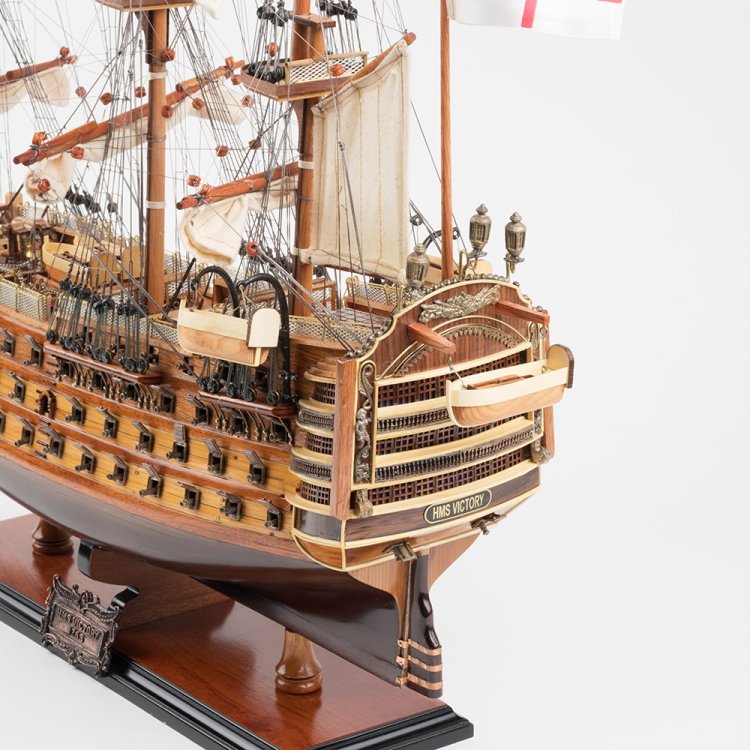 Модель корабля HMS Victory со спущенными парусами, 80 см