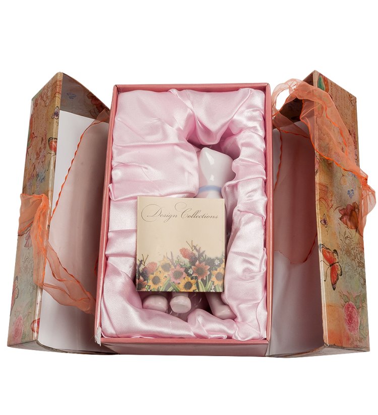 Статуэтка из фарфора Розовая кошка с голубым ошейником Pavone JP-31/ 24, фотография в упаковке