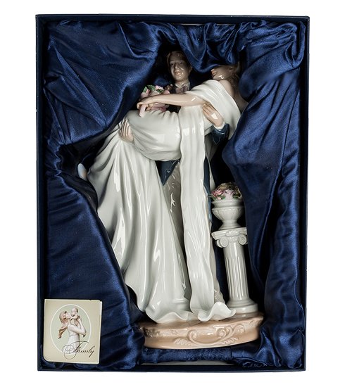 Фигурка из фарфора Молодожены Pavone JP-15/ 4, упаковочный вид