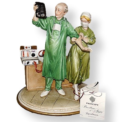 Статуэтка из фарфора Хирург