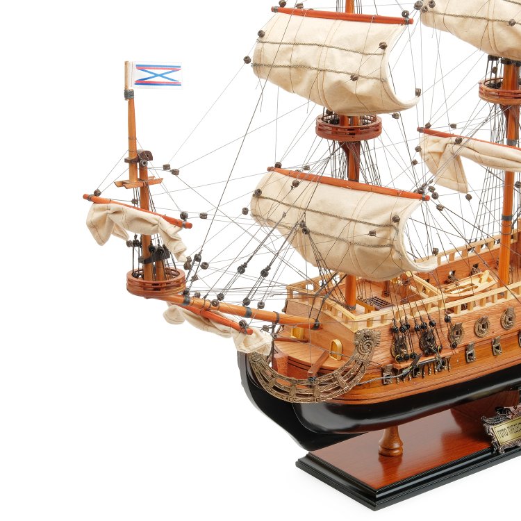 Модель корабля Гото Предестинация из дерева, фотография крупным планом 2