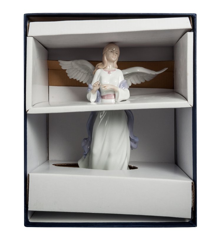 Статуэтка из фарфора Девушка Ангел на подставке Pavone JP-10/ 18, фотография в коробке