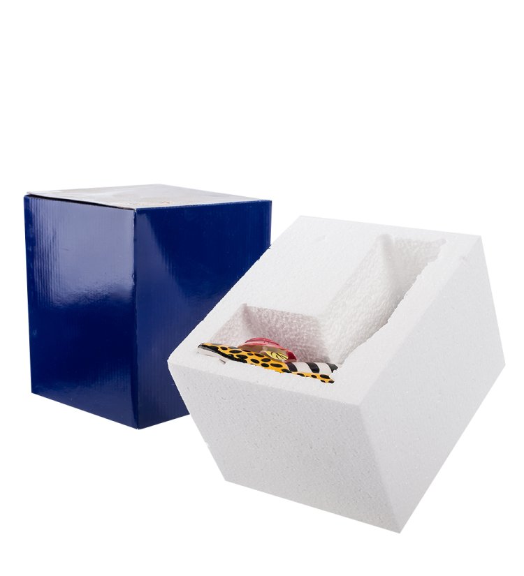 Ваза в виде Туфельки из керамики Pavone CMS-01/ 9, фотография в упаковке