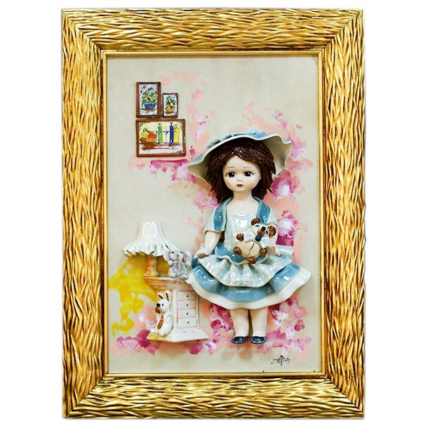 Картина из фарфора Кукла стоящая у тумбочки