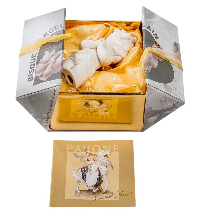 Статуэтка из бисквитного фарфора Молящийся Амурчик с Золотыми крыльями Pavone JP-48/ 1, фотография в упаковке