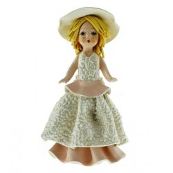 Фарфоровая статуэтка Девочка в шляпке и в белом платье