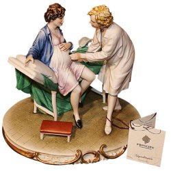 Статуэтка из фарфора Акушерка