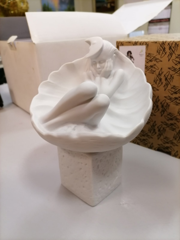 Фарфоровая статуэтка Рак (женщина), фото со склада