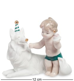 Статуэтка из фарфора Мальчик с собакой Празднуем вместе