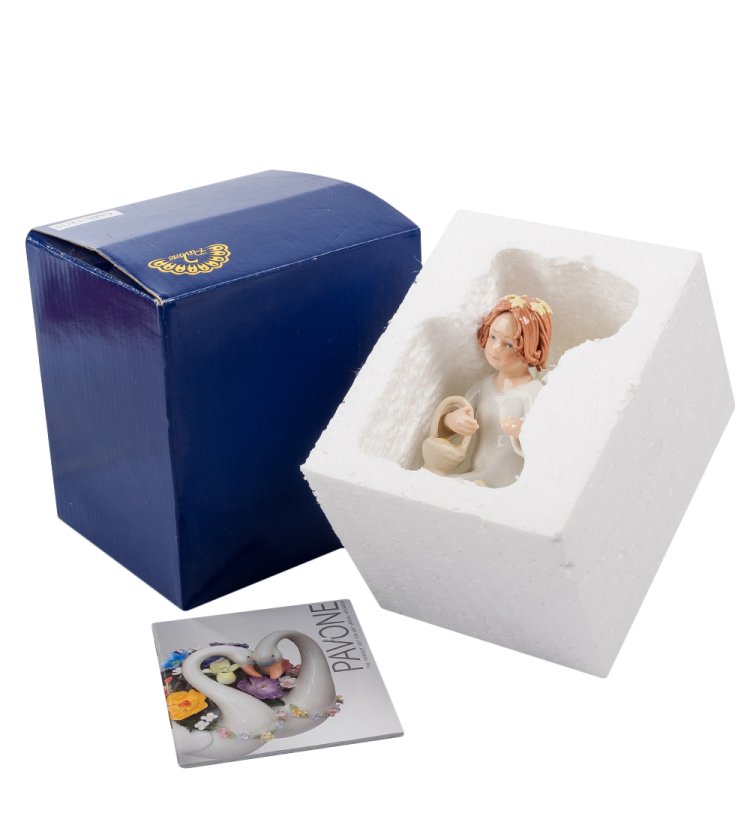Статуэтка из фарфора Белый Ангелочек с корзинкой Pavone CMS-11/11, фотография в упаковке