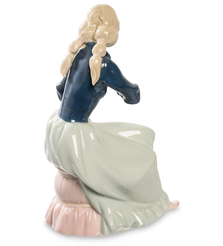Статуэтка из фарфора Девушка скрипачка Pavone JP-22/34, фотография со спины
