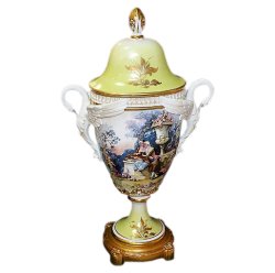 Амфора с лебедиными ручками