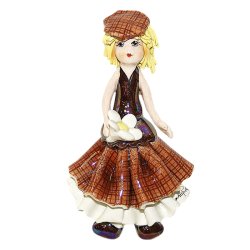 Магнит Девочка с белым цветком