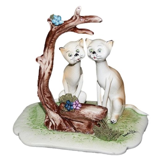 Статуэтка из фарфора Кошачье свидание под деревом