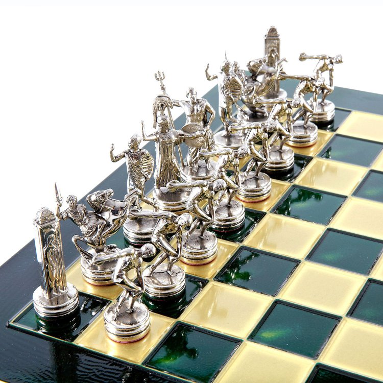 Шахматы Олимпийские Игры, Зеленая доска Manopoulos MP-S-7-36-GRE, фотография серебряных фигур на доске