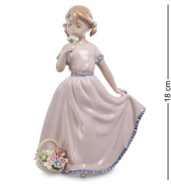 Статуэтка из керамики Девочка нюхает цветочек