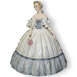 Статуэтка из фарфора Дама с букетом