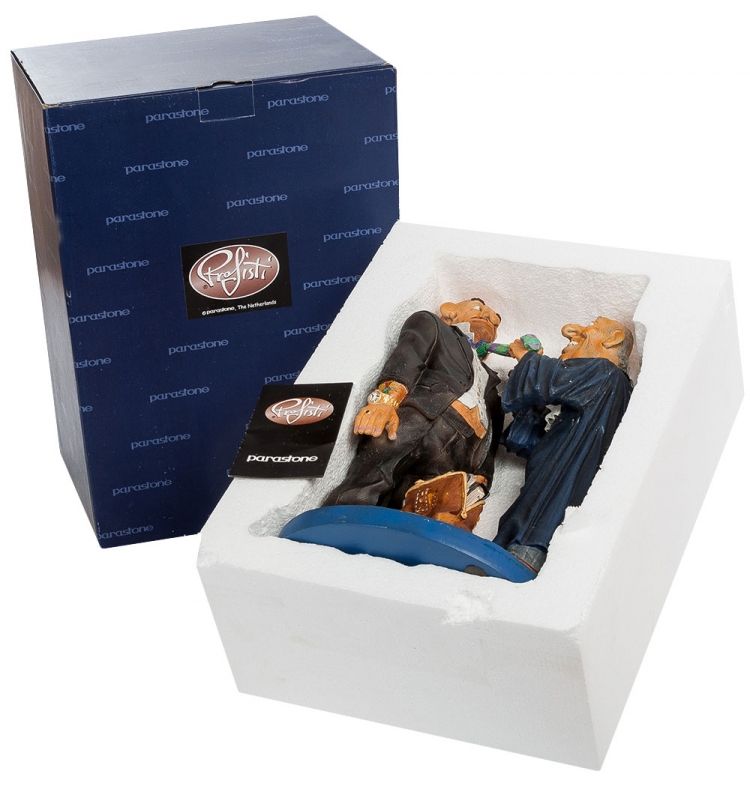 Статуэтка Профессиональный Юрист Parastone PRO-03, упаковочный вид