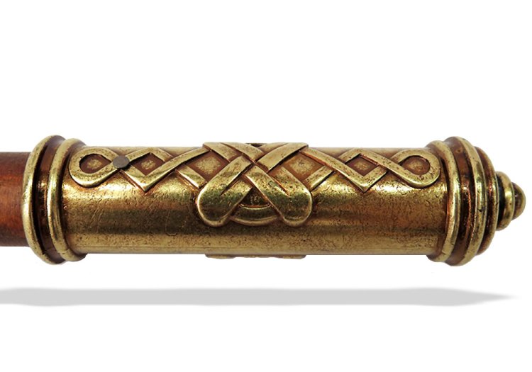 Макет Боевого топорика Raven Peak, Германия 16 века, золотой Denix 5602, фотография рукояти