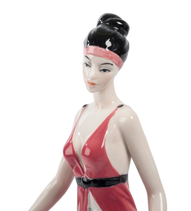 Фарфоровая фигурка Дама в красном платье Pavone JP-38/ 1, фотография крупным планом