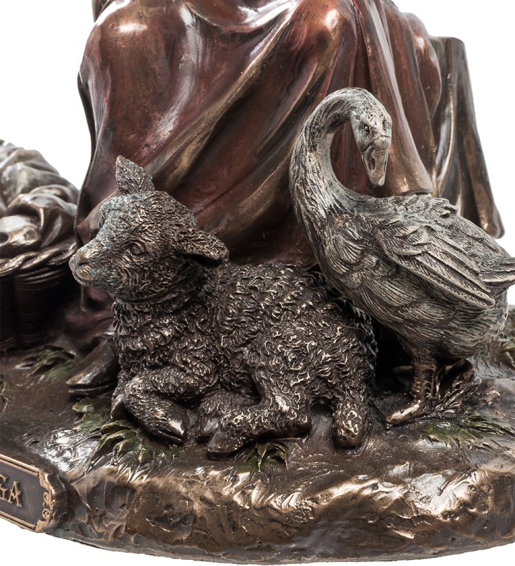 Статуэтка Фригг - богиня любви, брака, домашнего очага Veronese WS-578, увеличенный вид деталей