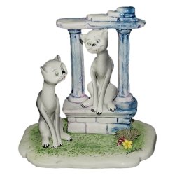 Статуэтка из фарфора Кот и кошка на свидании