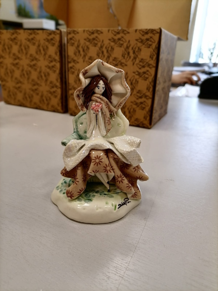 Статуэтка из фарфора Леди в кресле ZamPiva 50214, фото со склада