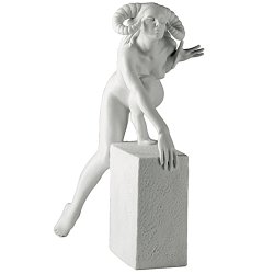 Фарфоровая статуэтка Овен (женщина)