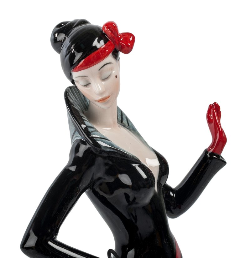 Статуэтка из фарфора Дама в черном платье с собакой Pavone JP-38/ 5, фотография крупным планом