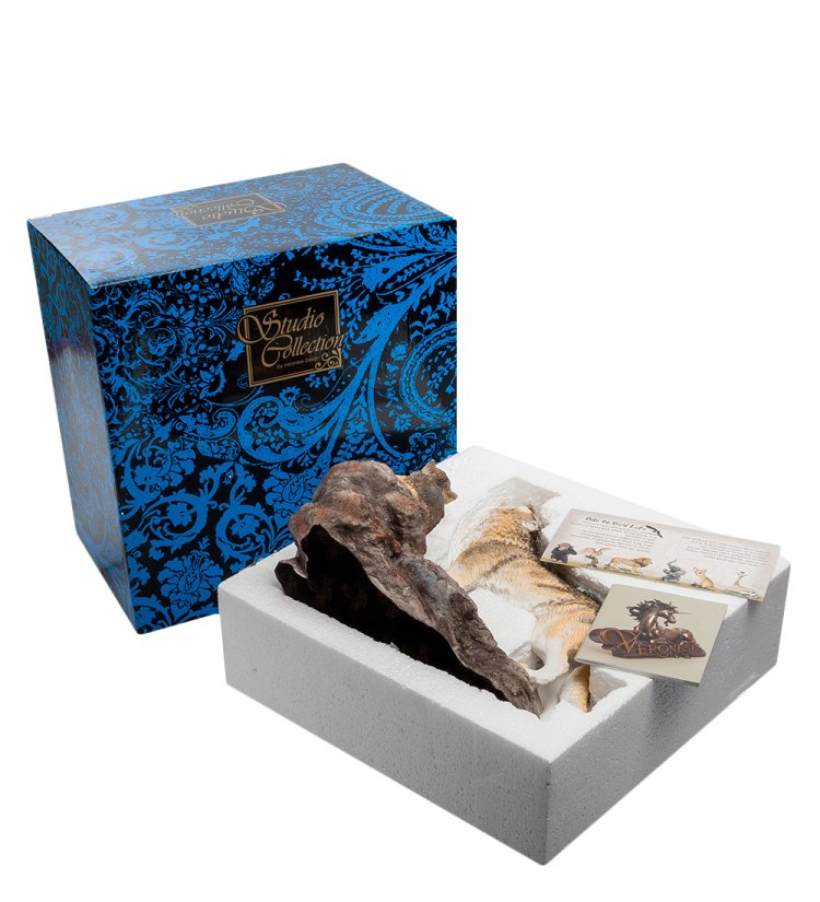 Статуэтка Волк с детенышем Veronese WS-708, упаковочный вид