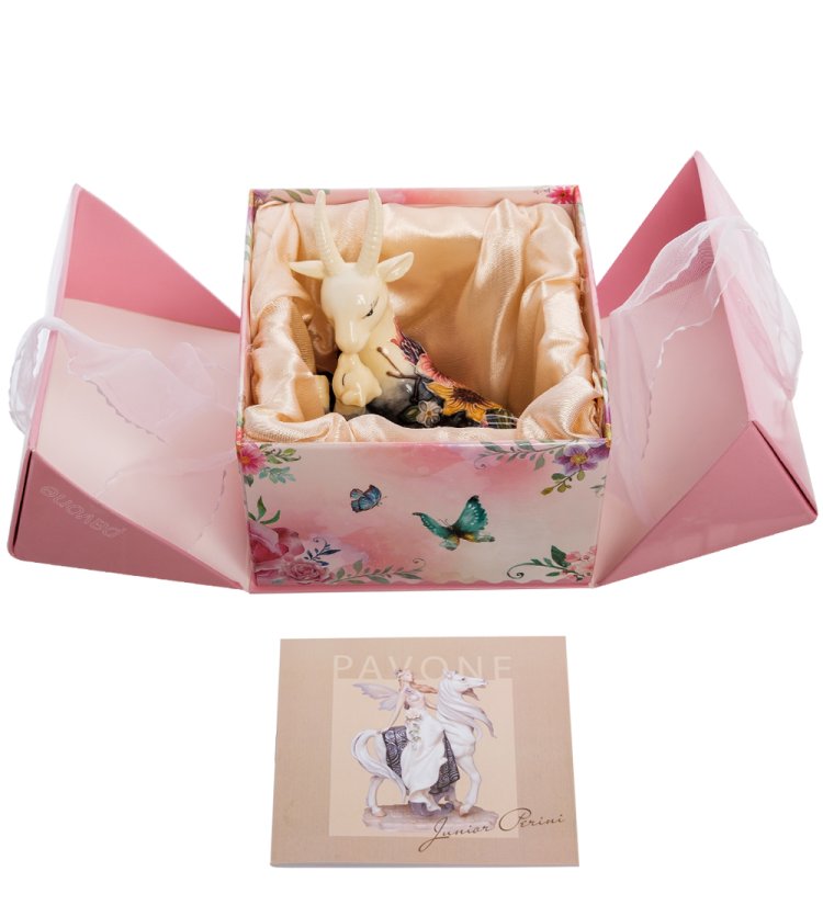 Статуэтка из фарфора Самая лучшая мама Коза с темными копытцами Pavone JP-71/10, упаковочный вид