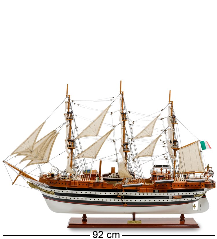 Модель итальянского корабля Amerigo Vespucci 1931 г., Вид сбоку