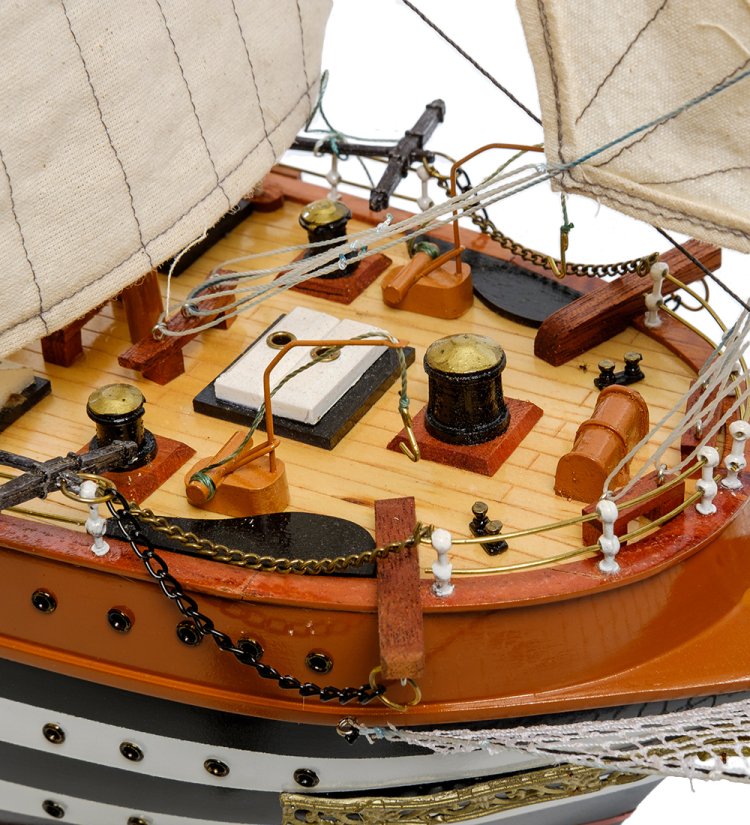 Модель итальянского корабля Amerigo Vespucci 1931 г., фотография носа