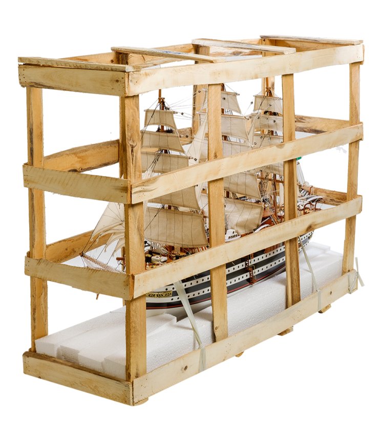 Модель итальянского корабля Amerigo Vespucci 1931 г., фотография упаковки