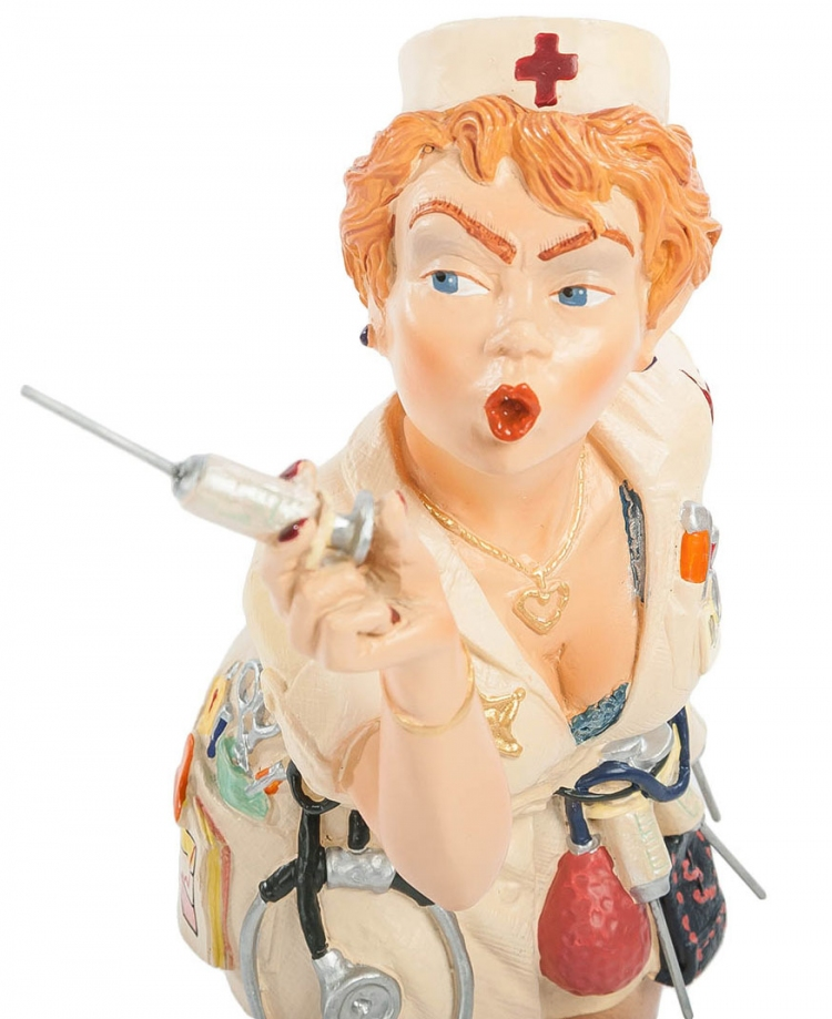 Статуэтка Привлекательная Медсестра Parastone PRO-10, портретный вид