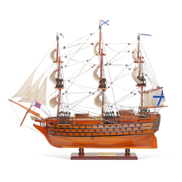 Модель корабля Двенадцать Апостолов 50 см, фотография сбоку