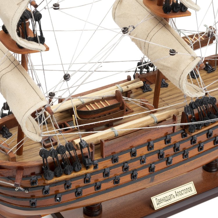 Модель корабля Двенадцать Апостолов 50 см, фотография палубы