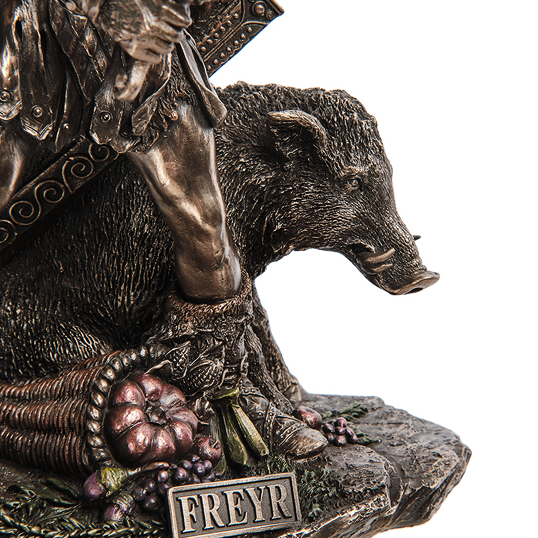 Статуэтка Фрейр - бог плодородия и лета Veronese WS-1087, увеличенный вид деталей