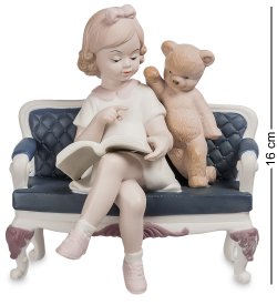 Статуэтка из фарфора Девочка с мишкой Любимое занятие