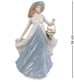 Статуэтка из фарфора Девушка в шляпке с корзинкой цветов