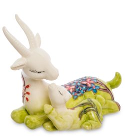 Статуэтка из фарфора Мама Коза с зелеными копытцами