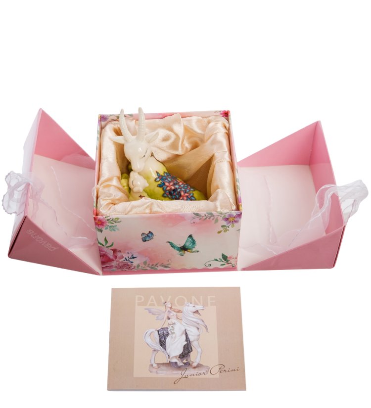 Статуэтка из фарфора Мама Коза с зелеными копытцами Pavone JP-71/14, упаковочный вид