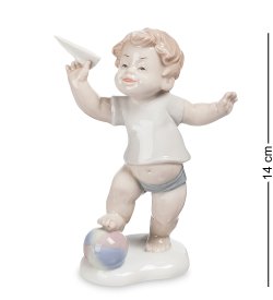 Статуэтка из фарфора Мальчик с бумажным самолетиком