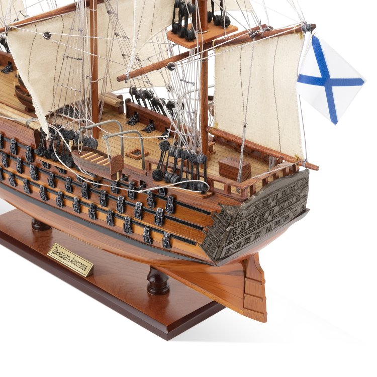 Модель корабля из дерева 12 Апостолов длина 62 см, фотография задней части корабля 3